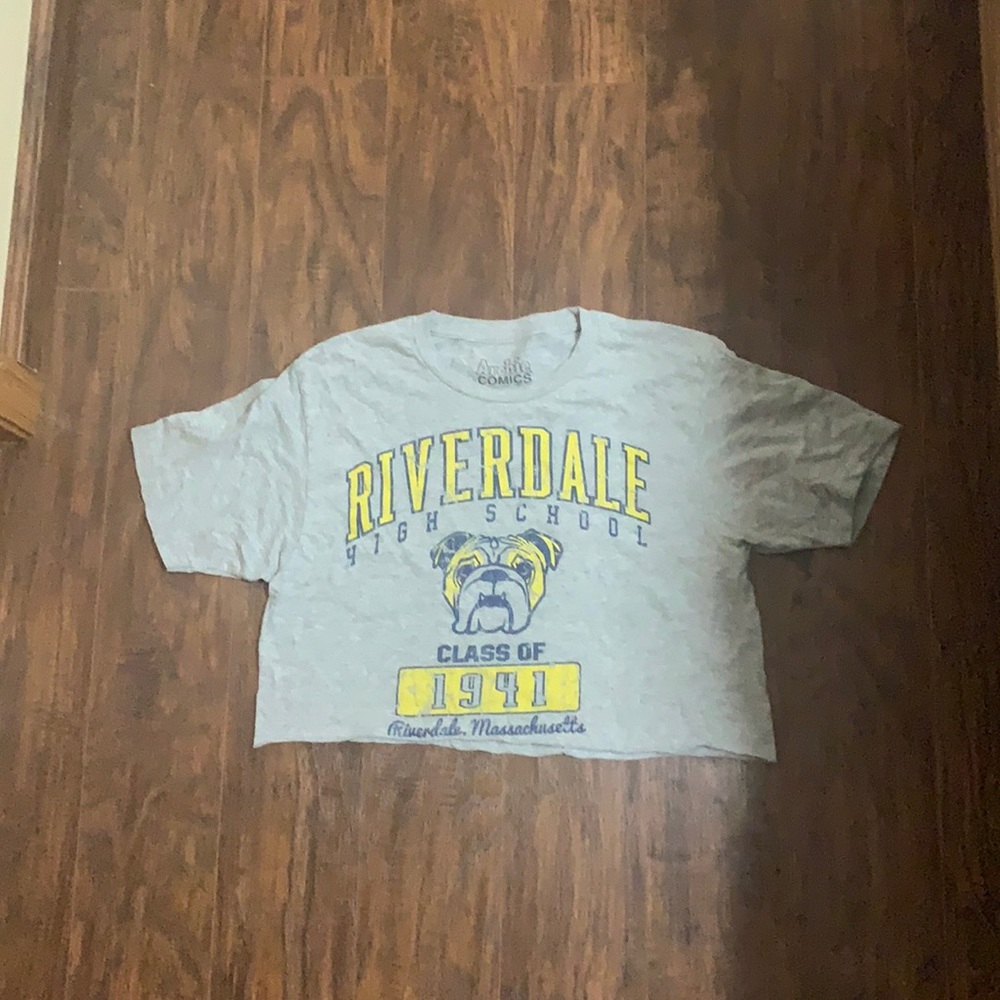 grey riverdale cropped tee